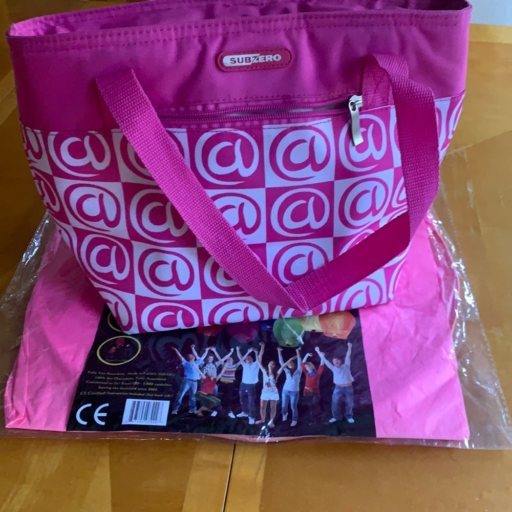 Subzero lunchbox zipper on outside pink